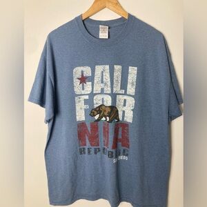 💜 Men’s California Tee Shirt Size XL